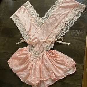 Vintage crotchless teddy nighty lingerie medium peach nylon and lace EUC ILGWU
